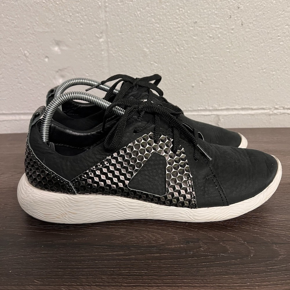 CLARKS Artisan Cowley Faye Black‎ Nubuck Leather Sneakers Shoes - Womens Sz 10M
